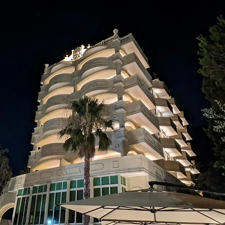 Barbaut מלון 4*
